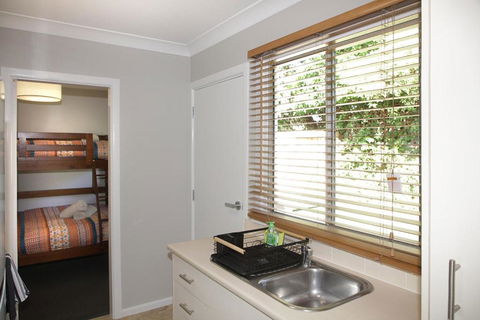 Armidale Cottage - All You Need On Taylor - Tourism Gold Coast 4