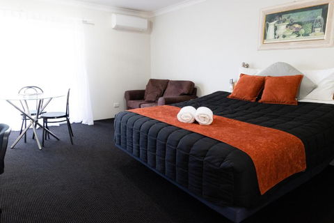 Aston Hill Motor Lodge - Tourism Gold Coast 4
