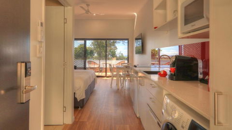 Atherton Apartments - Tourism Gold Coast 0