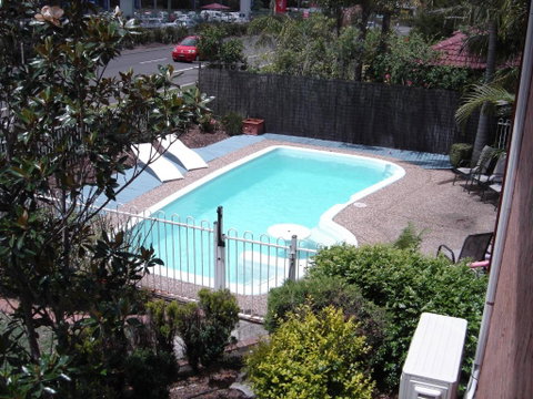 Avaleen Lodge Motor Inn - Tourism Gold Coast 0