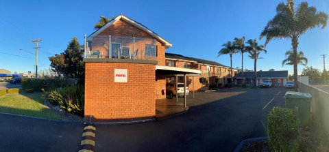 Avaleen Lodge Motor Inn - Tourism Gold Coast 4