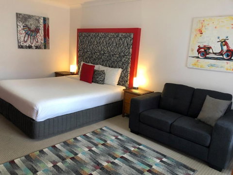 Avaleen Lodge Motor Inn - Tourism Gold Coast 2