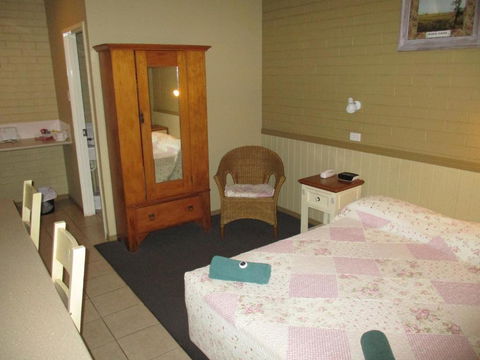 Barcaldine Country Motor Inn - Tourism Gold Coast 4