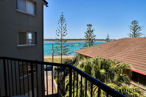 Bayview Beach Holiday Apartments - Tourism Gold Coast 4