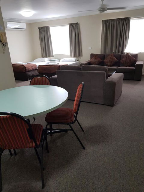 Southport Motel & Apartments - Gold Coast 11