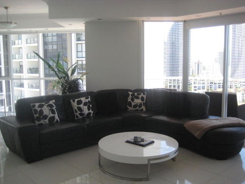Bel Air On Broadbeach - Official - Tourism Gold Coast 15