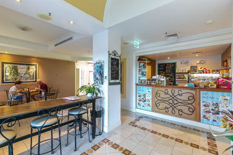 Bel Air On Broadbeach - Official - Tourism Gold Coast 7