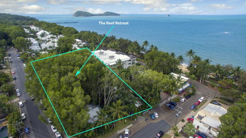 The Reef Retreat Palm Cove - Tourism Gold Coast 9