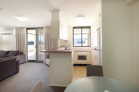 West End Central Apartments - Tourism Gold Coast 11