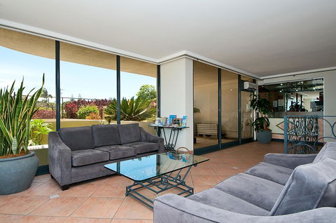 Spectrum Holiday Apartments - Tourism Gold Coast 20