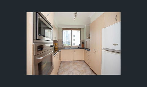 Spectrum Holiday Apartments - Tourism Gold Coast 4