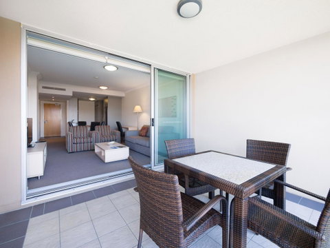 Oaks Brisbane Mews Suites - Tourism Gold Coast 8