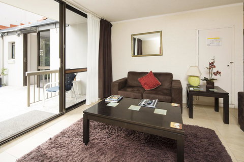 Burleigh Palms Holiday Apartments - Tourism Gold Coast 33