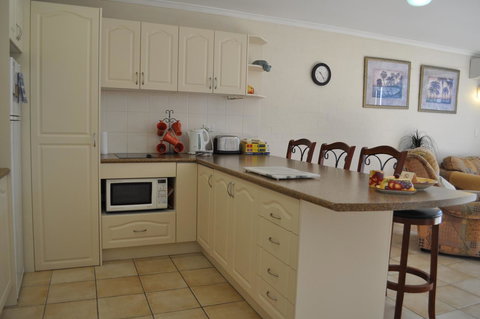 Burleigh Palms Holiday Apartments - Tourism Gold Coast 18
