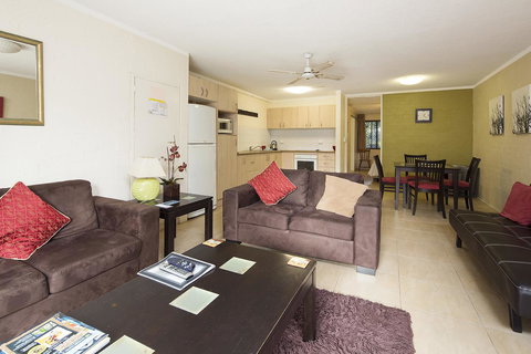 Burleigh Palms Holiday Apartments - Tourism Gold Coast 36