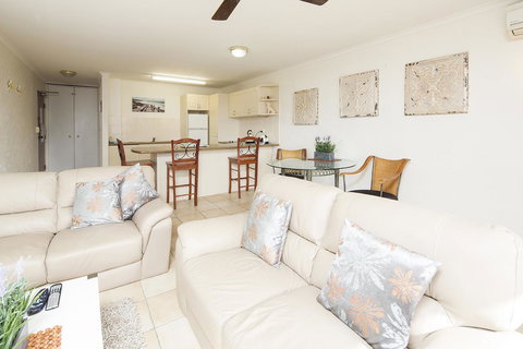 Burleigh Palms Holiday Apartments - Tourism Gold Coast 25