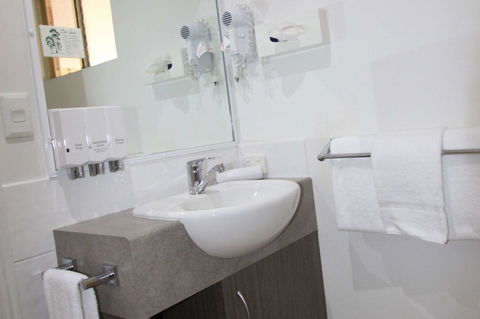 Midlander Motor Inn - Gold Coast 10