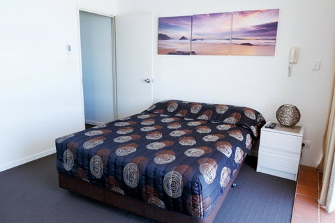 Crystal Beachfront Apartments - Tourism Gold Coast 30