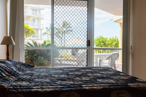 Crystal Beachfront Apartments - Tourism Gold Coast 40