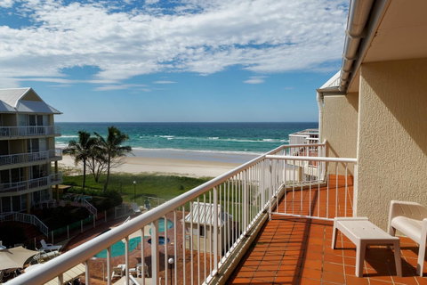 Crystal Beachfront Apartments - Tourism Gold Coast 4