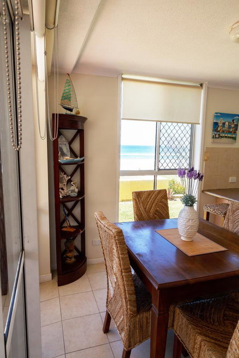 Crystal Beachfront Apartments - Tourism Gold Coast 7