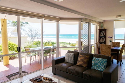 Crystal Beachfront Apartments - Tourism Gold Coast 39