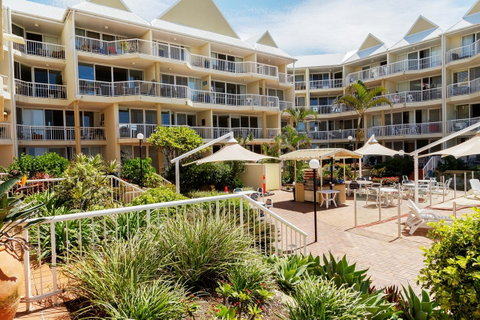 Crystal Beachfront Apartments - Tourism Gold Coast 12
