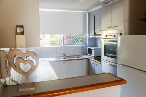 Crystal Beachfront Apartments - Tourism Gold Coast 8