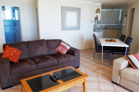 Crystal Beachfront Apartments - Tourism Gold Coast 32