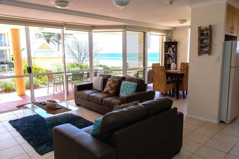 Crystal Beachfront Apartments - Tourism Gold Coast 16