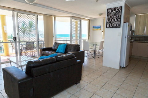 Crystal Beachfront Apartments - Tourism Gold Coast 5