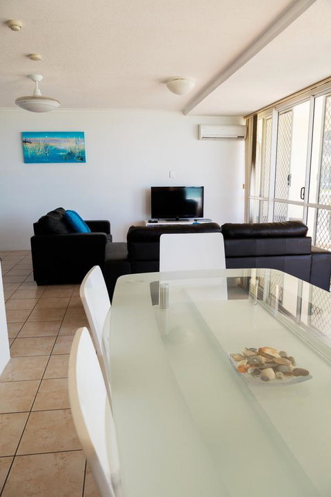 Crystal Beachfront Apartments - Tourism Gold Coast 6