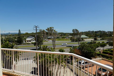 Crystal Beachfront Apartments - Tourism Gold Coast 23