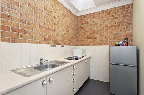 Coopers Colonial Motel - Tourism Gold Coast 20