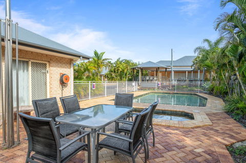 Coopers Colonial Motel - Tourism Gold Coast 1