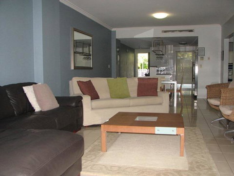Beachfront Holiday Apartment To Rent For Short And Long Stays - Gold Coast 4