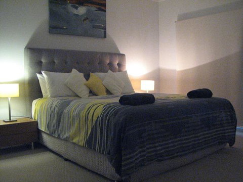 Beachfront Holiday Apartment To Rent For Short And Long Stays - Gold Coast 6