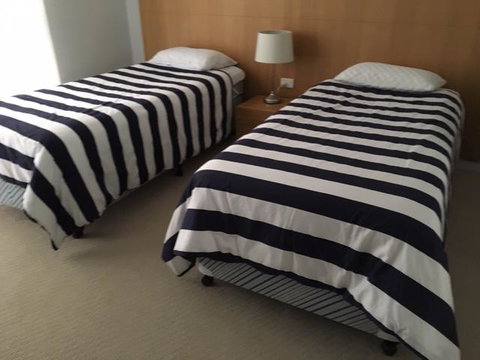 Beachfront Holiday Apartment To Rent For Short And Long Stays - Gold Coast 8