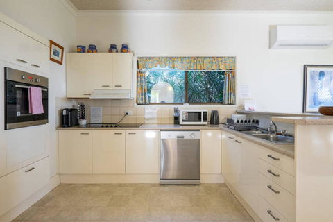 Keith\'s Place, 1 Of The 3 Most Popular Units On Bribie - Tourism Gold Coast 14