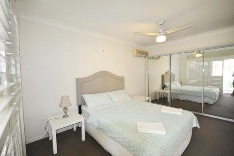 Ocean Wave - Tourism Gold Coast 11