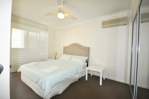 Ocean Wave - Tourism Gold Coast 12