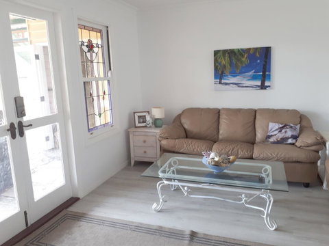 Retro Beach Flat - Tourism Gold Coast 13