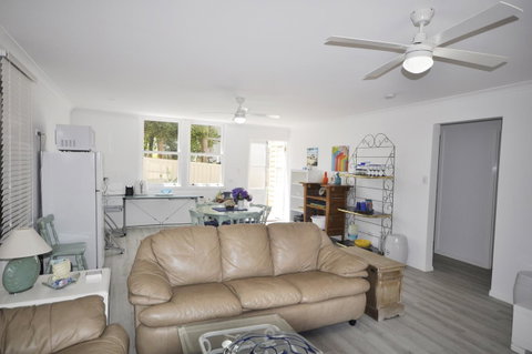 Retro Beach Flat - Tourism Gold Coast 3