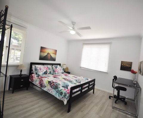 Retro Beach Flat - Tourism Gold Coast 5