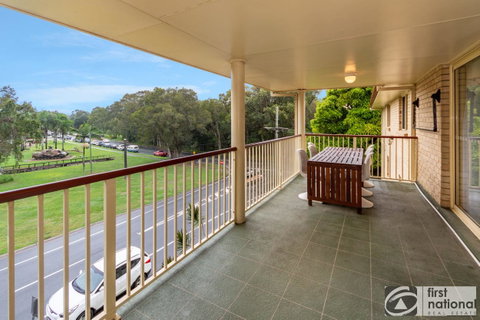 Immaculate Spacious Second Floor Unit Overlooking Pristine Parklands - Tourism Gold Coast 2