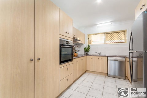 Immaculate Spacious Second Floor Unit Overlooking Pristine Parklands - Tourism Gold Coast 7