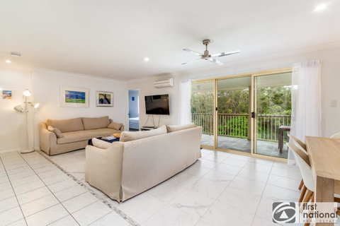 Immaculate Spacious Second Floor Unit Overlooking Pristine Parklands - Tourism Gold Coast 3