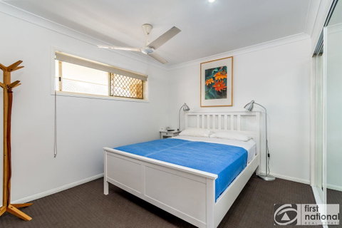 Immaculate Spacious Second Floor Unit Overlooking Pristine Parklands - Tourism Gold Coast 8