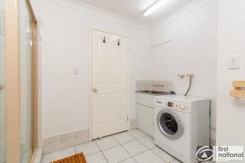 Immaculate Spacious Second Floor Unit Overlooking Pristine Parklands - Tourism Gold Coast 5