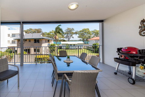 First Floor, Air Conditioned, Free Wi-Fi! - Gold Coast 7